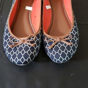 Size 10 navy flats